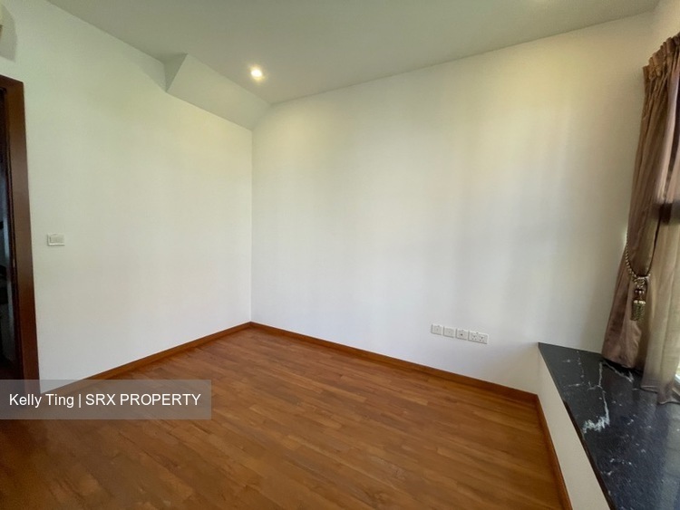 Holland Link (D10), Terrace #500360111